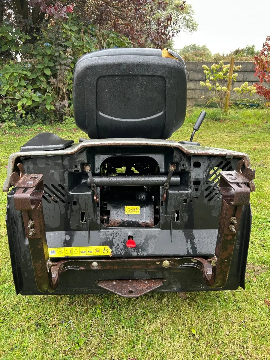 Ride on lawnmower - Image 4