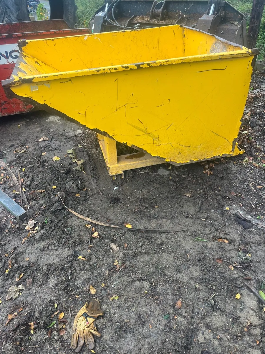 Forklift Tipping Skip Also Pallet Forks - Image 4