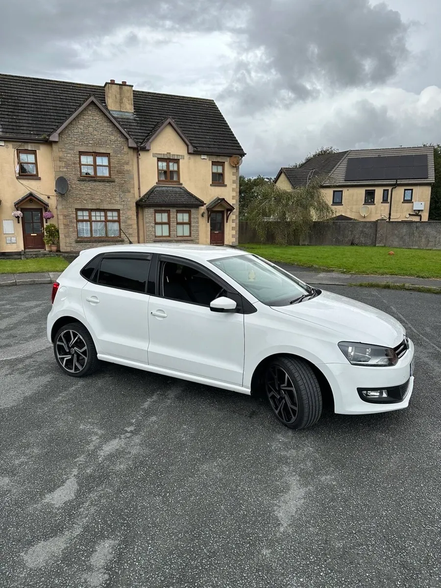 Volkswagen polo 2012 automatic - Image 1