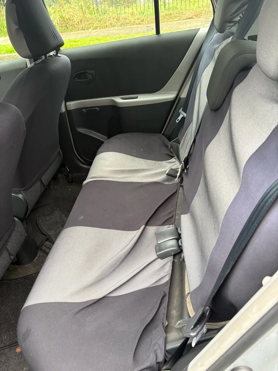 Car - Image 3