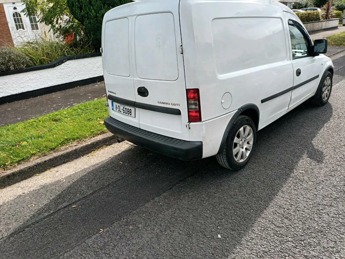 2011 vauxhall combo 1,3Cdti diesel taxed end month - Image 4