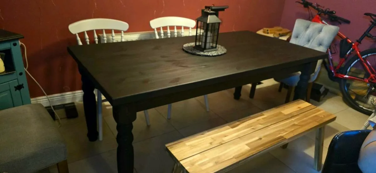 Kitchen table - Image 1