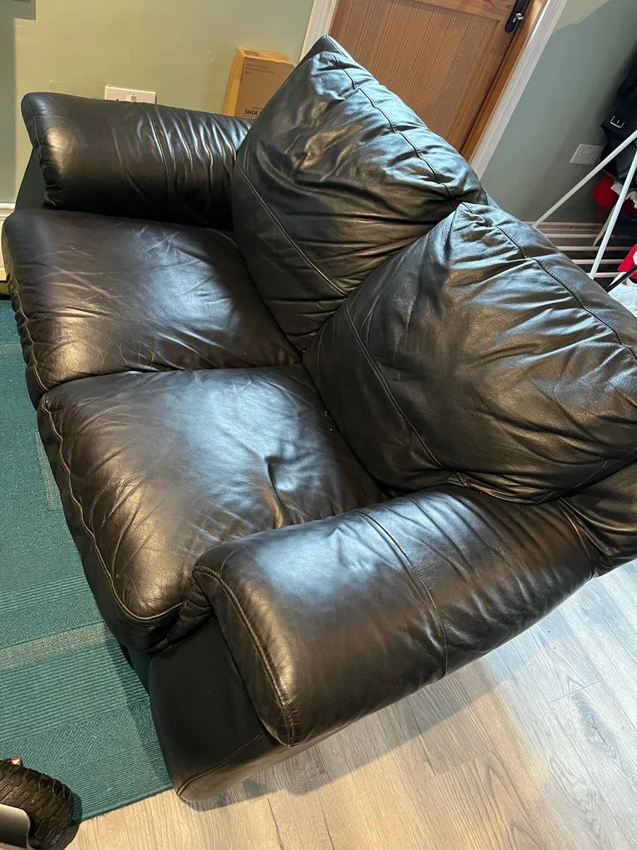2 seater couch - Image 2