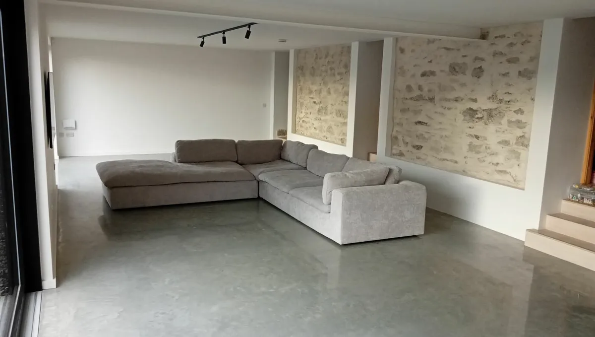 Sofa - Image 3