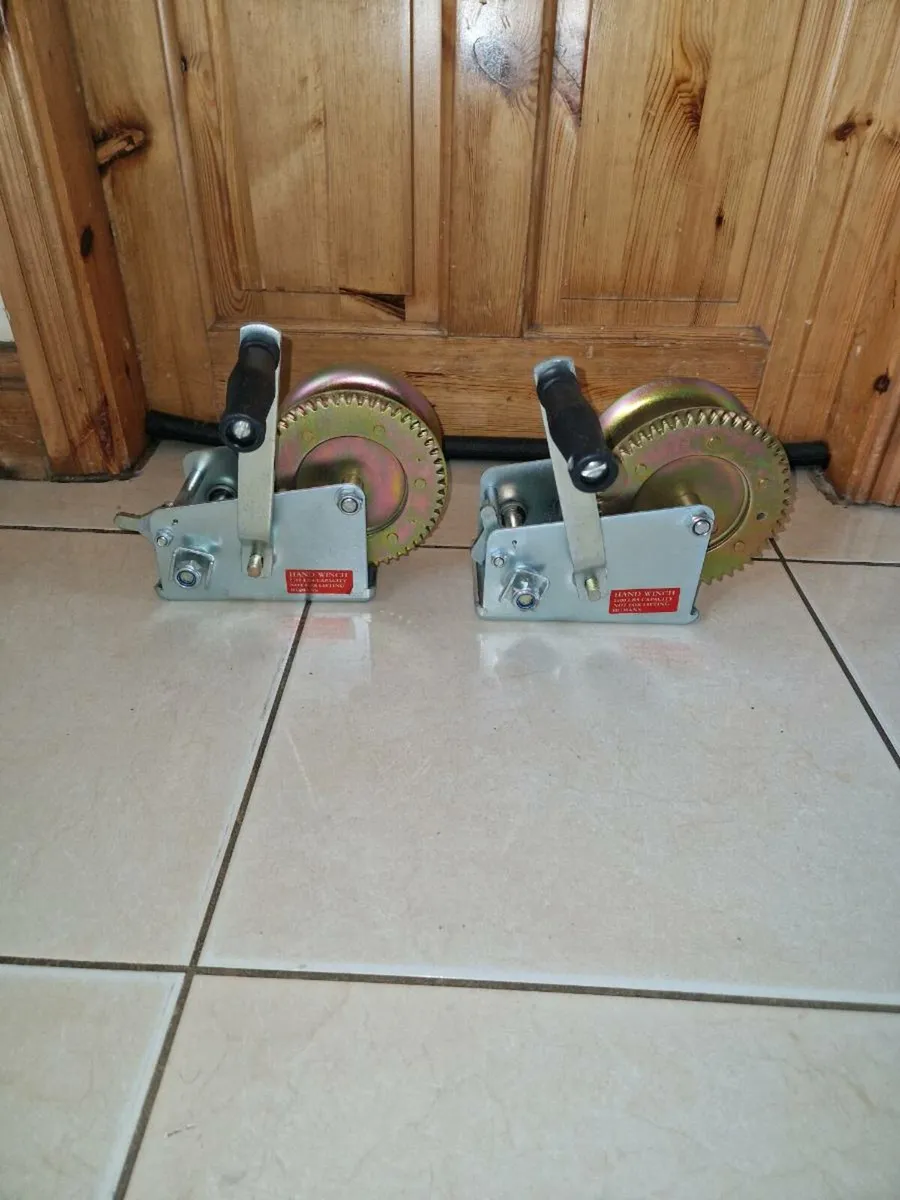 Hand winch 2500 lbs - Image 1