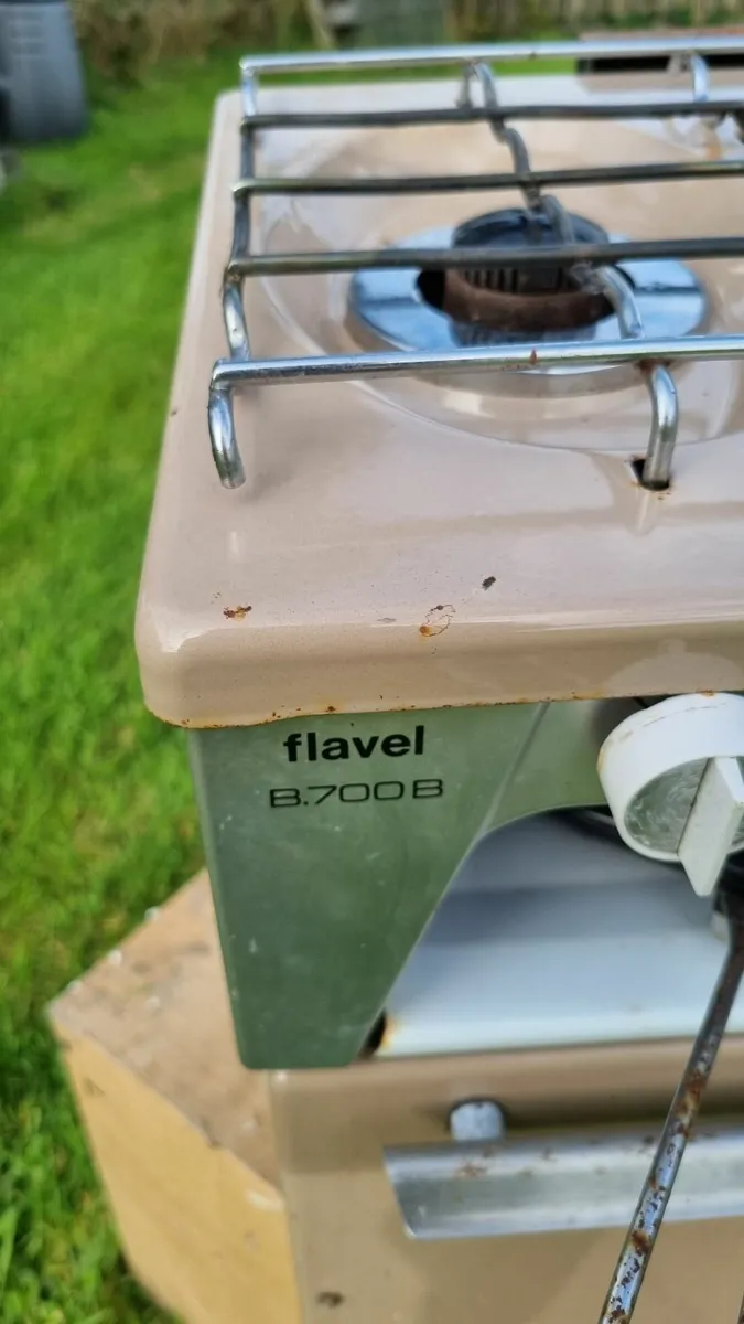 Caravan Oven - Image 1