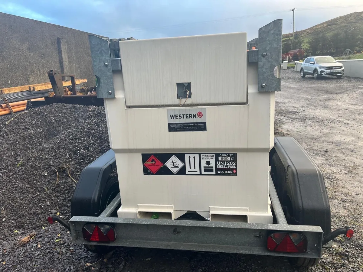 1000 litre twin axle bowser - Image 3