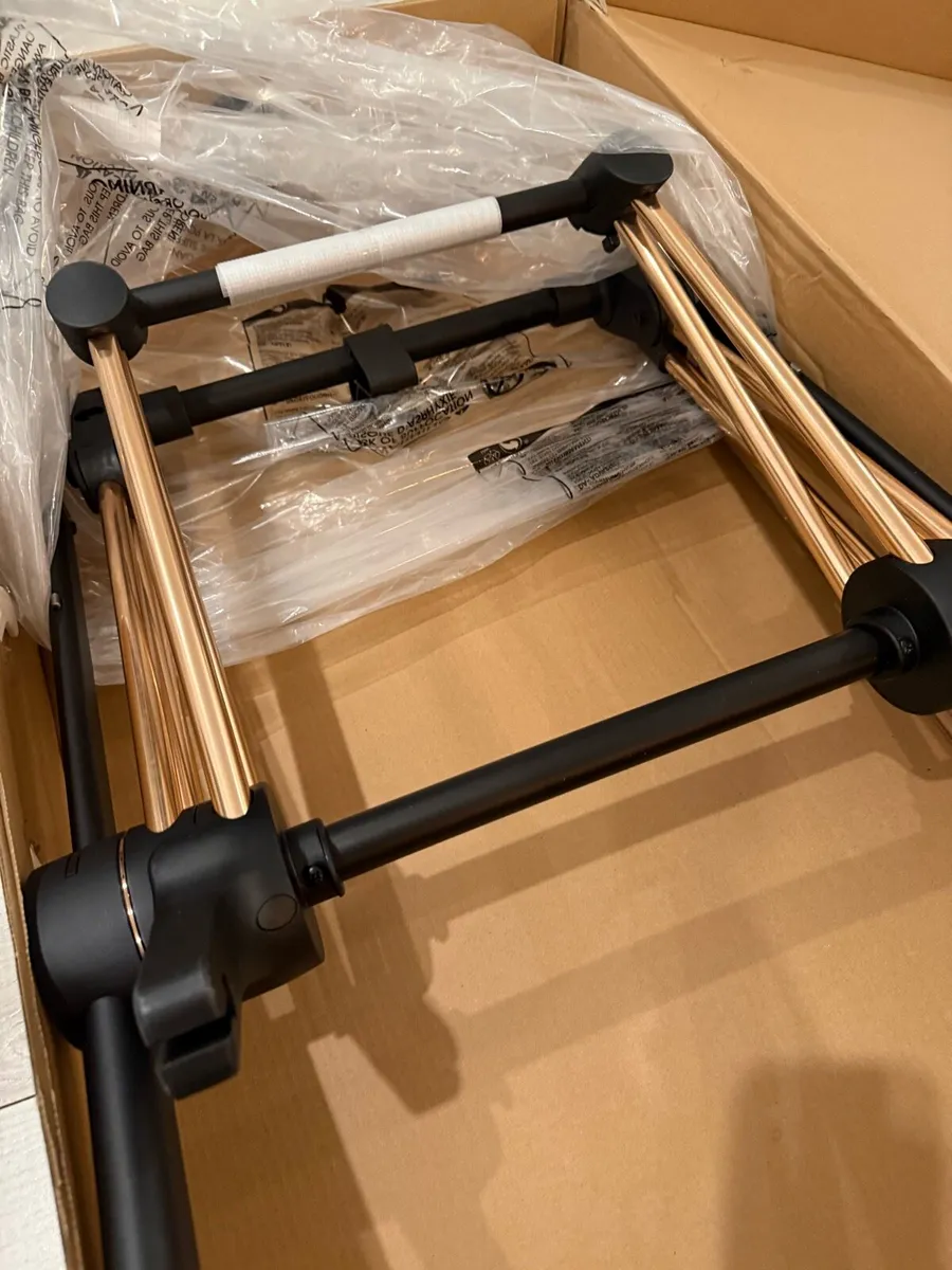 cybex priam rosegold frame - Image 3
