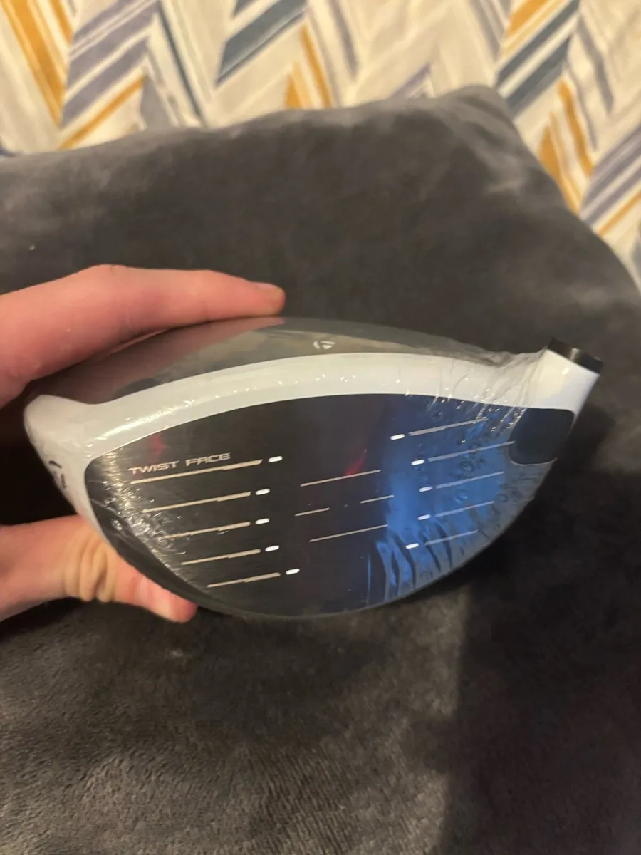 TaylorMade Sim 2 Max Driver head 12° - Image 4