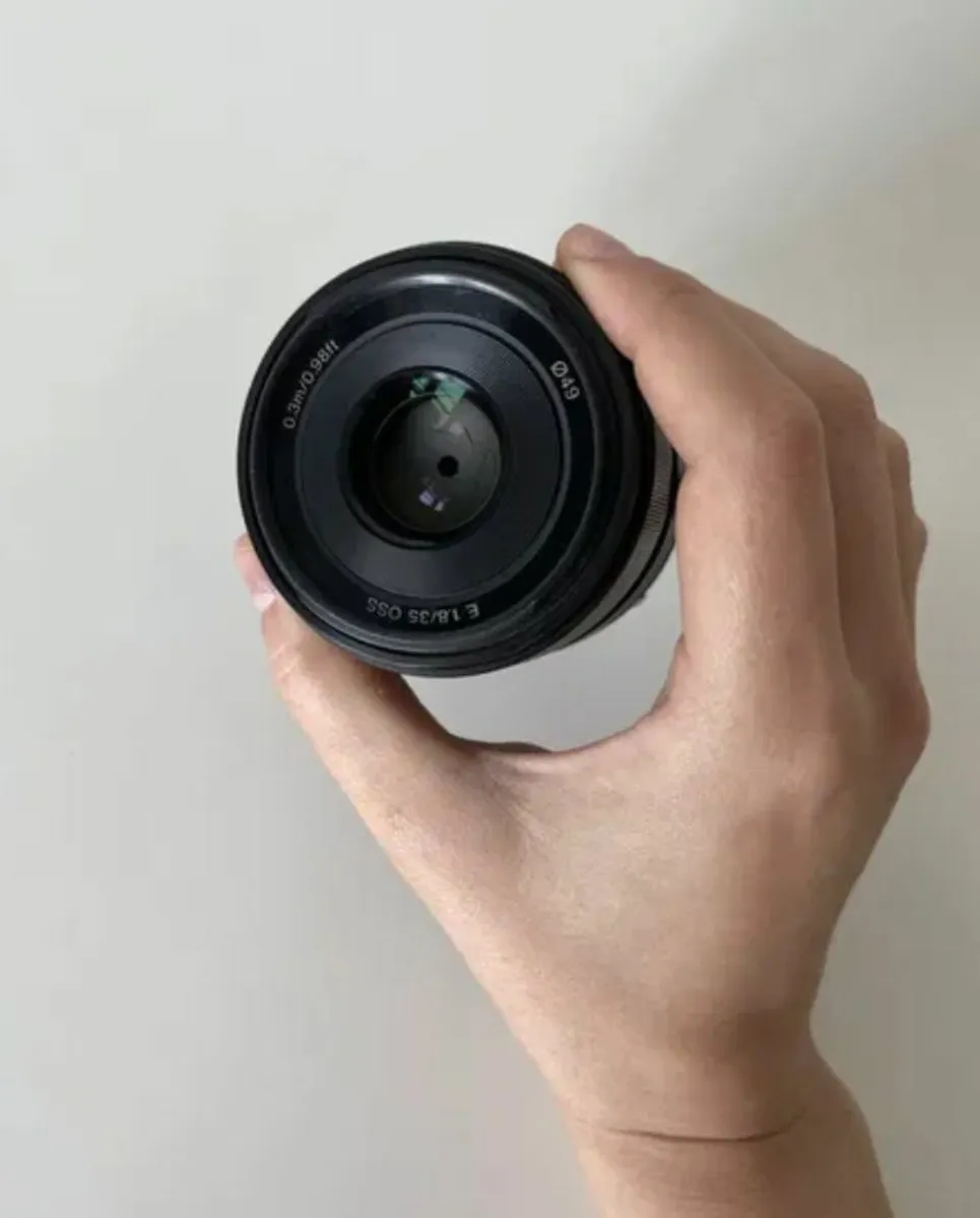 Sony SEL 35mm F1.8 Lens - Image 2