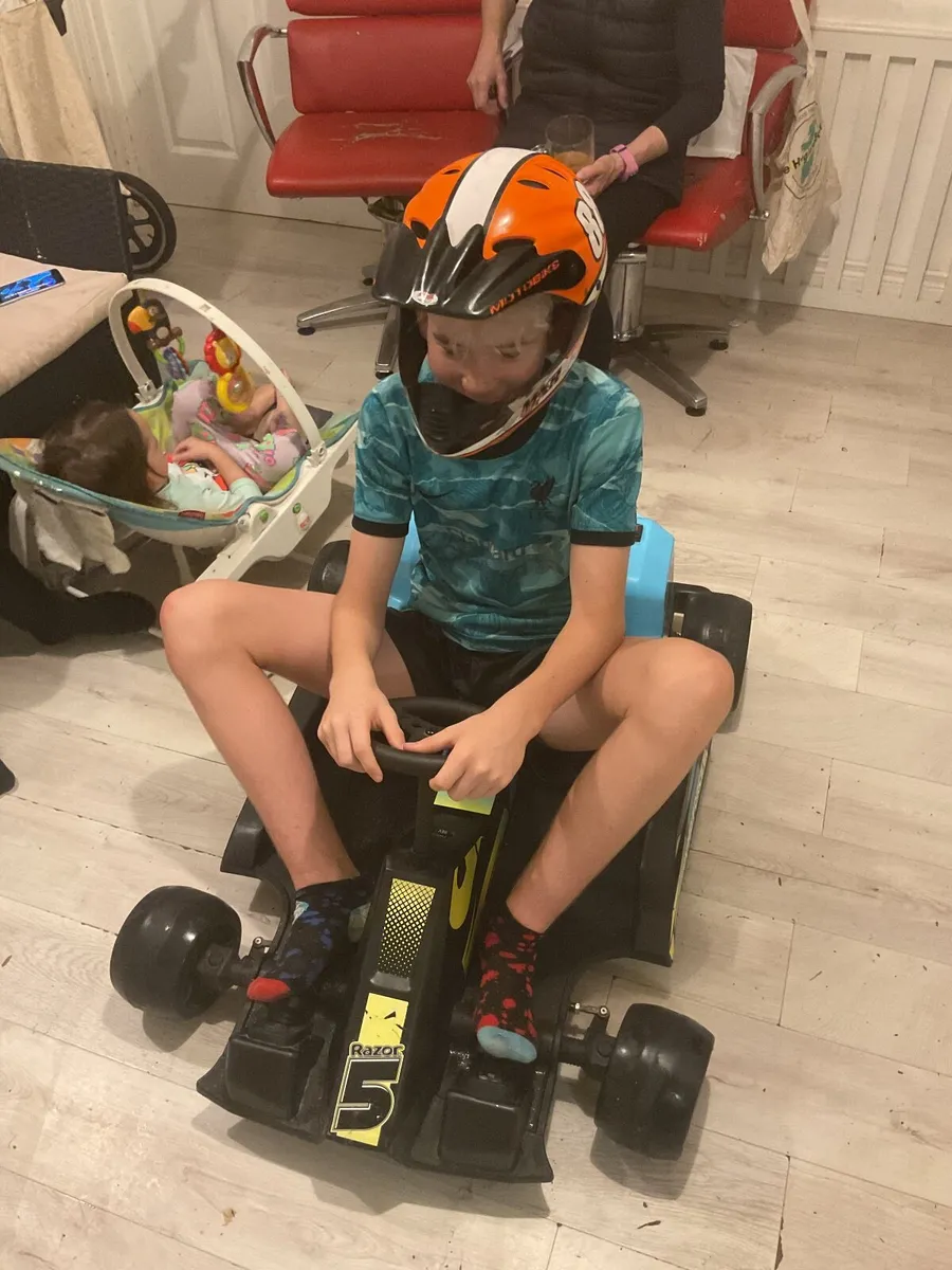 Razor 5 ground force elite electric go kart - Image 2