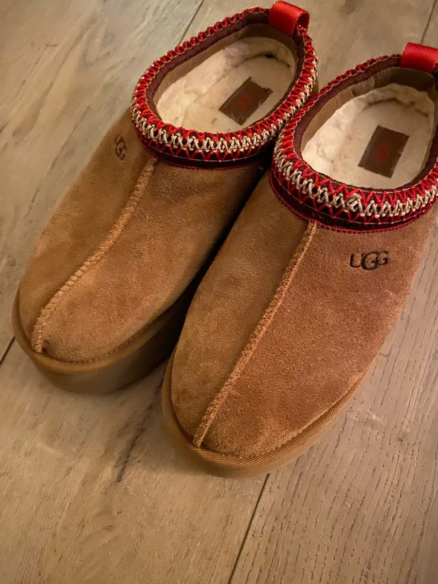 UGG TAZZ SIZE 6 - Image 2