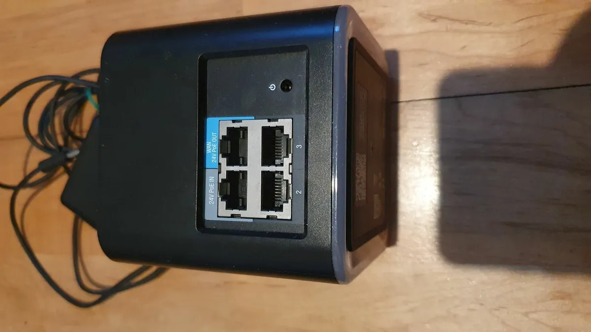 Router  Ubiquiti  airCube Home WiFi AP - Image 3