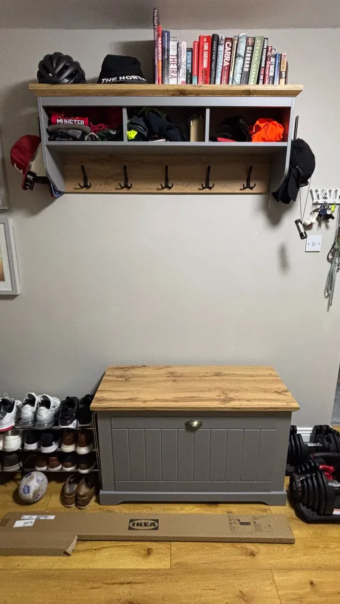Coat rack and storage box - Image 1