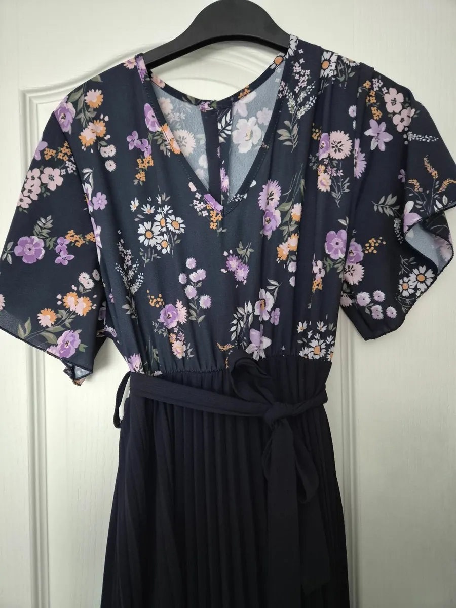 Beautiful Ladies Navy occasion dress size 10-12 - Image 4