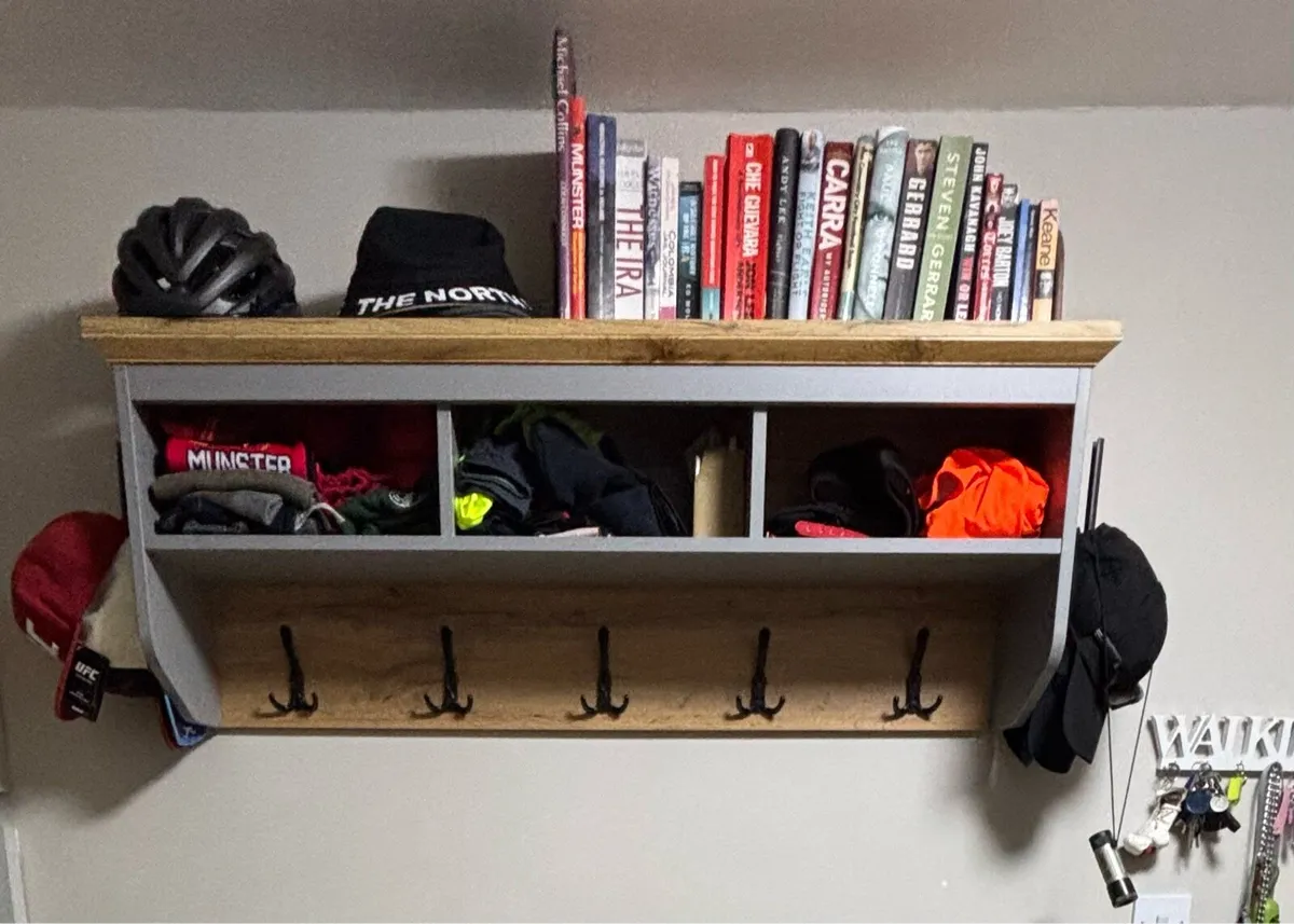 Coat rack and storage box - Image 3