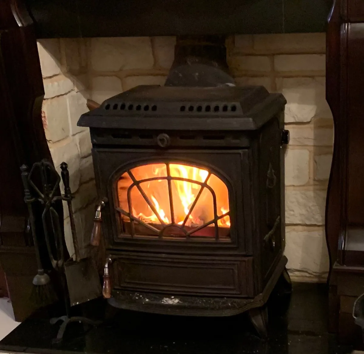 Stanley multi-fuel stove with back boiler - Image 1