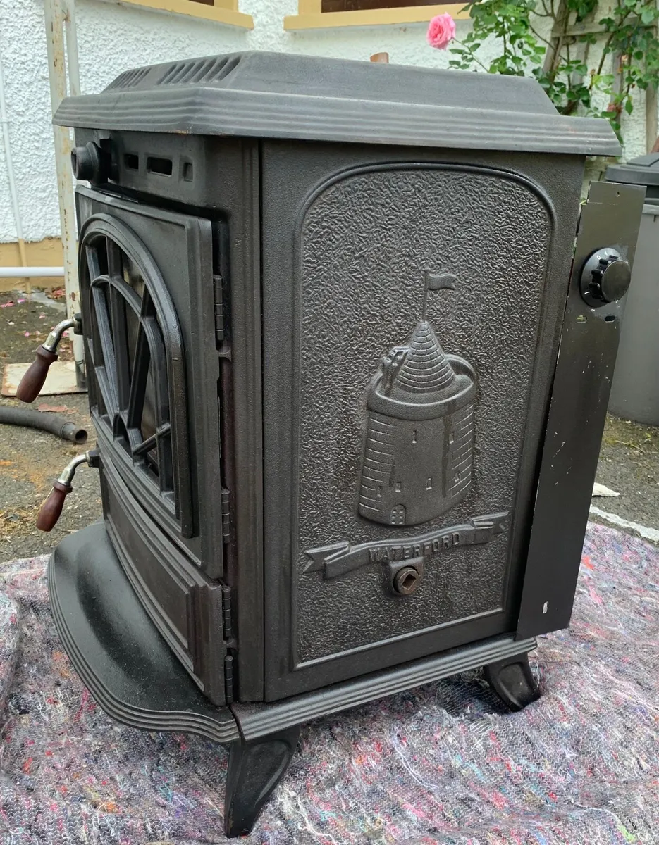 Stanley multi-fuel stove with back boiler - Image 3