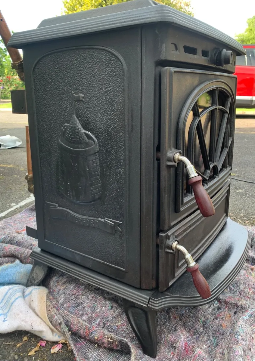 Stanley multi-fuel stove with back boiler - Image 4