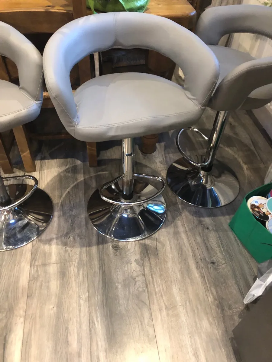Kitchen barstools - Image 1