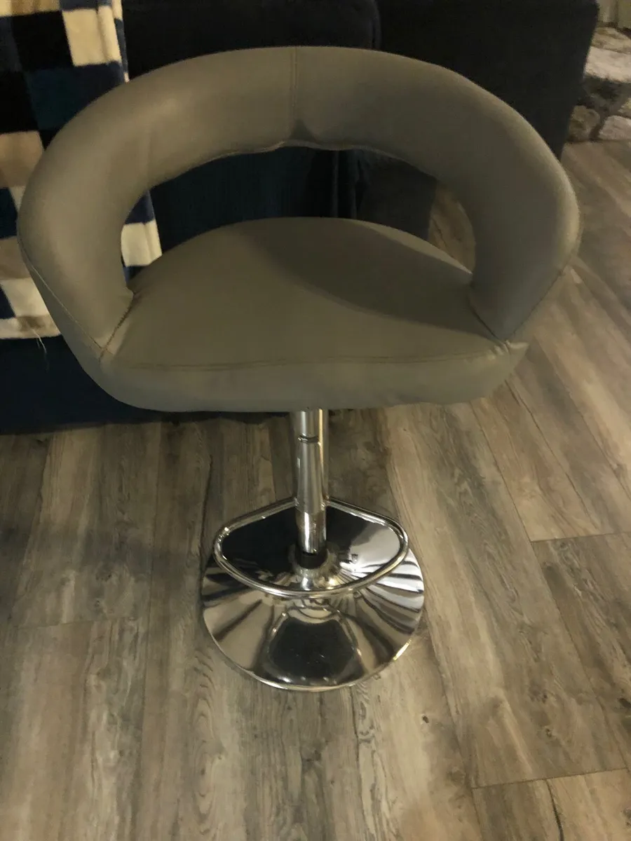 Kitchen barstools - Image 2