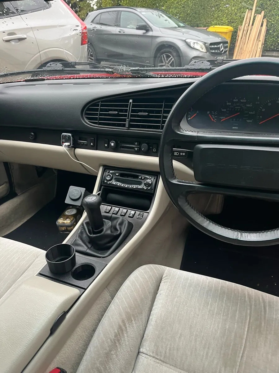 Porsche 944 - Image 2
