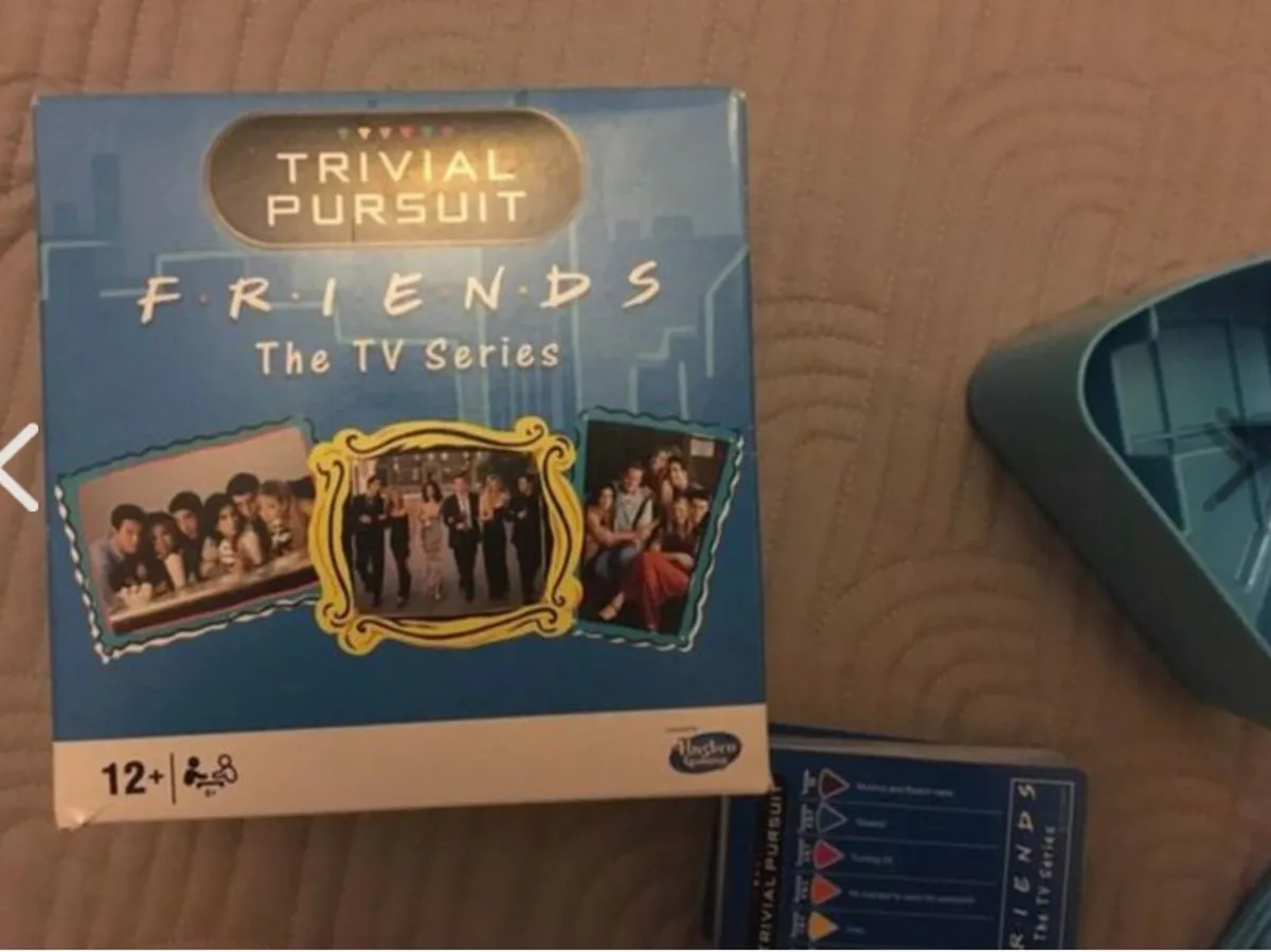 Friends Trivial Pursuit - Game - Christmas - Image 1