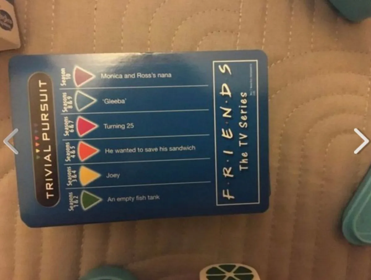 Friends Trivial Pursuit - Game - Christmas - Image 3