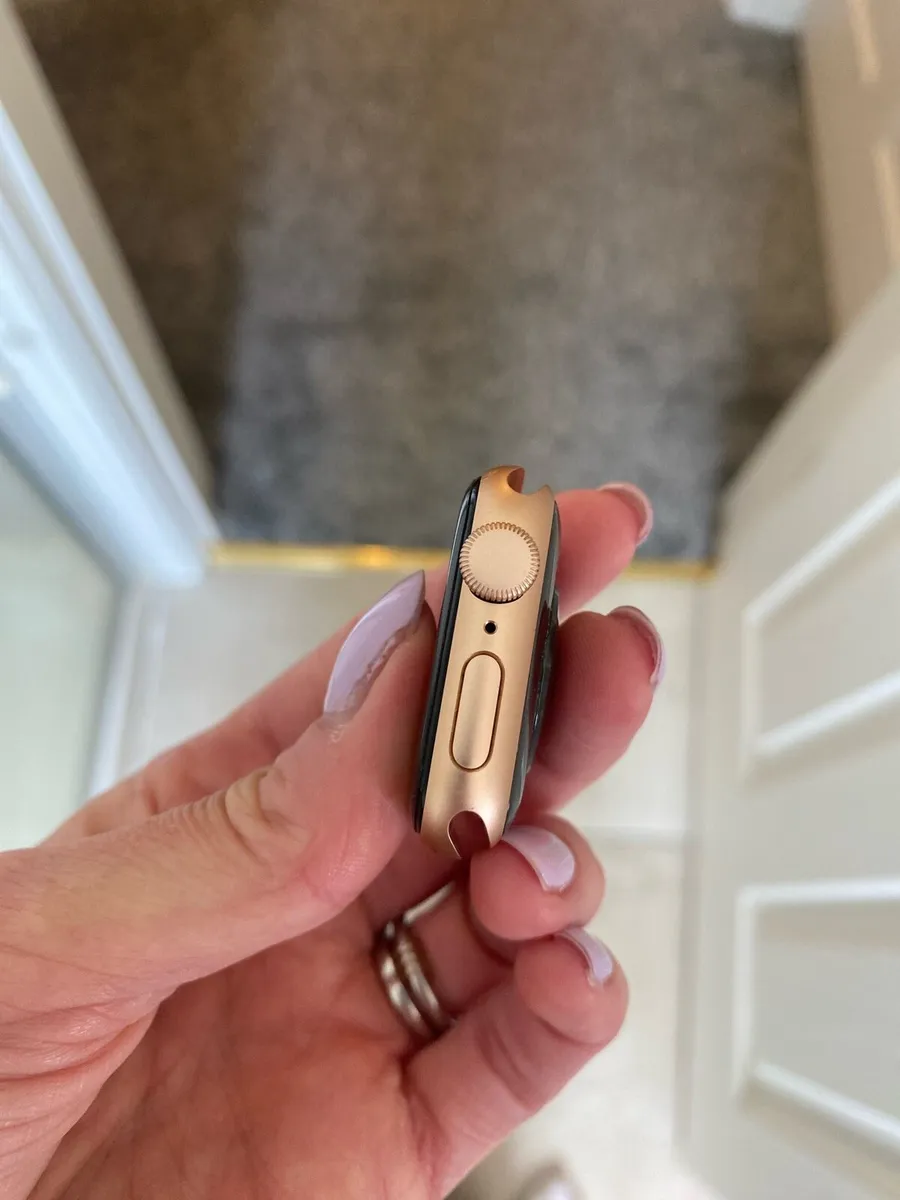 Apple Watch SE - Image 4