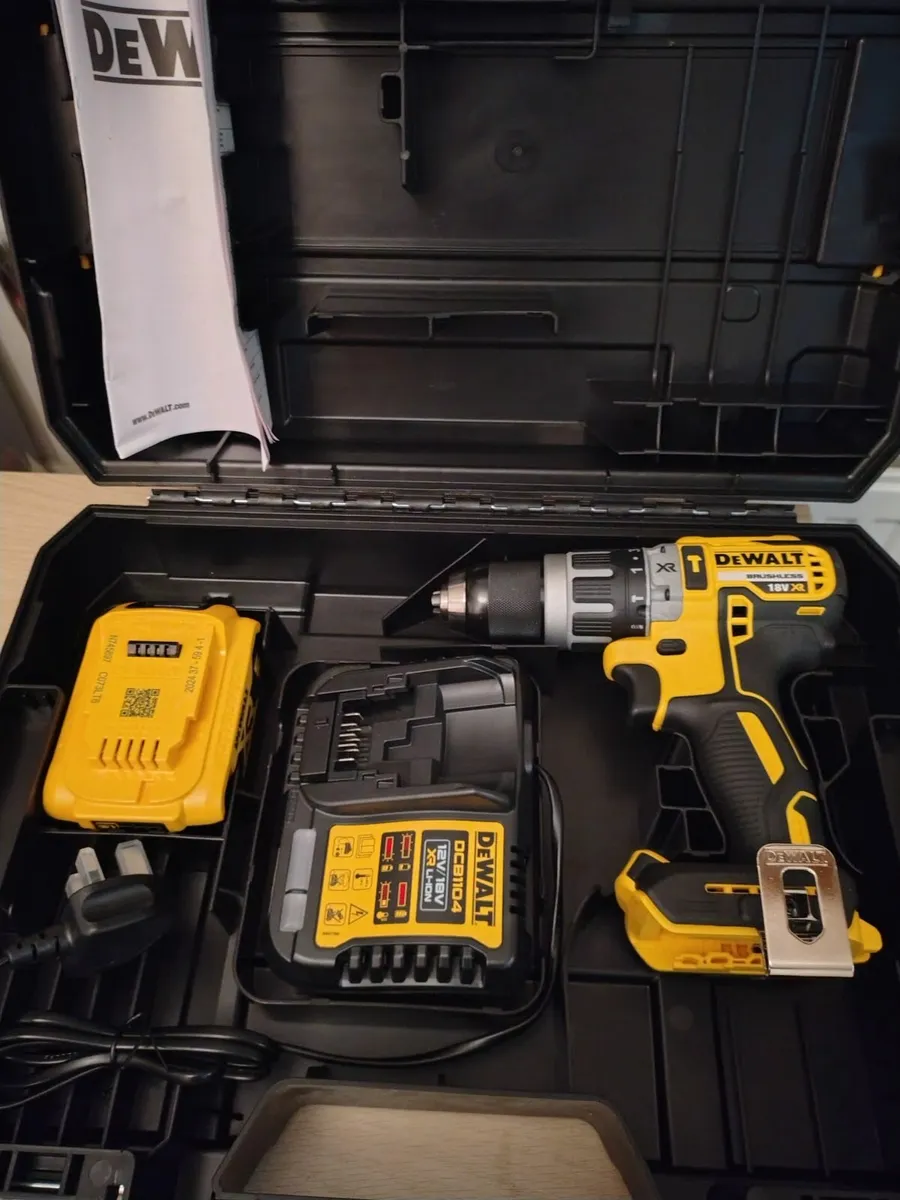 De walt 18v brushless screwgun - Image 1