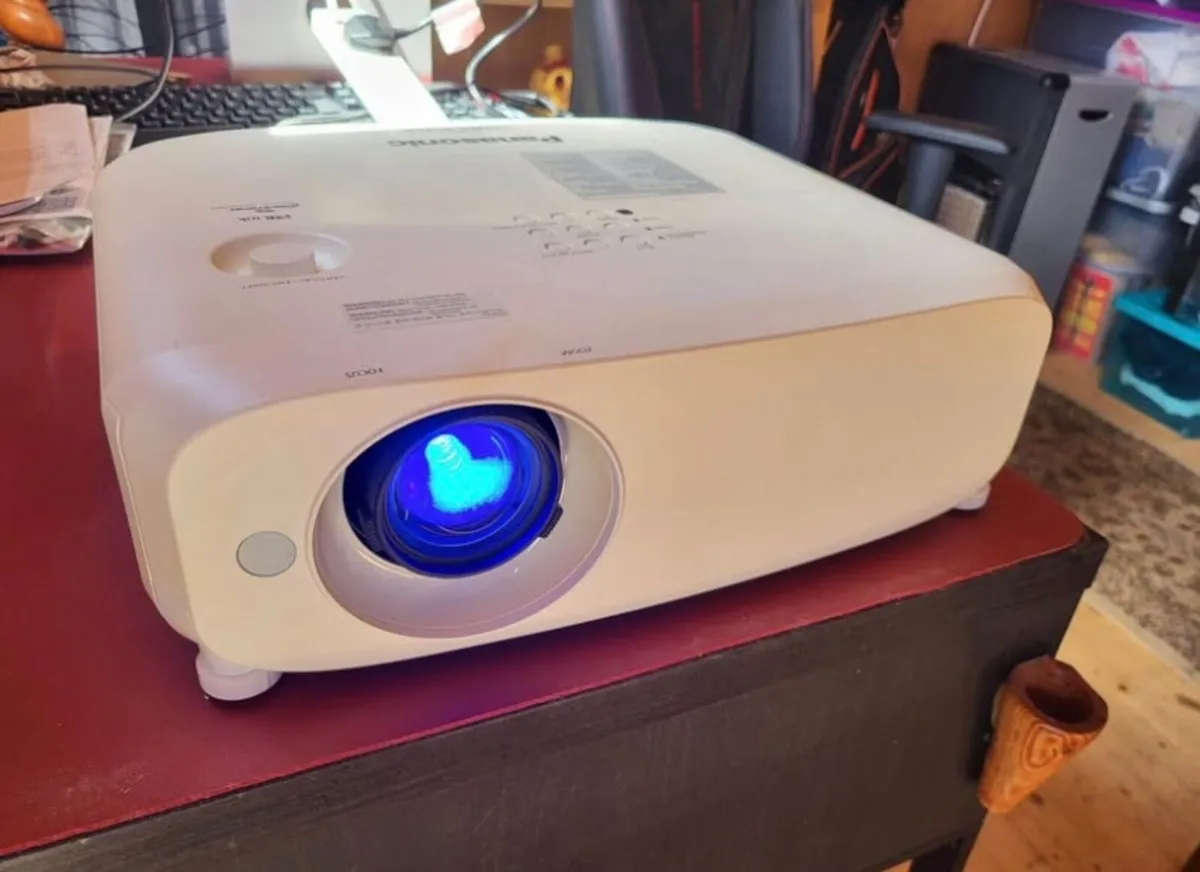 Digital projector - Panasonic - Image 1