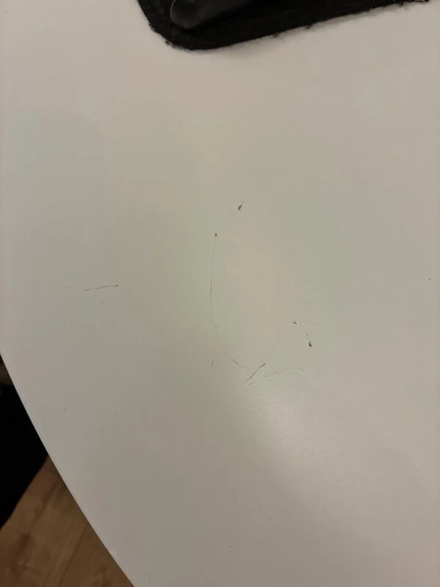 Round extendable table & four chairs - Image 4