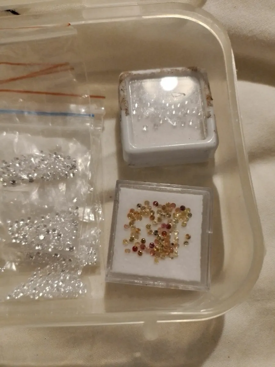 Zircon Diamonds Loose 1,300 in a LOT - Image 2