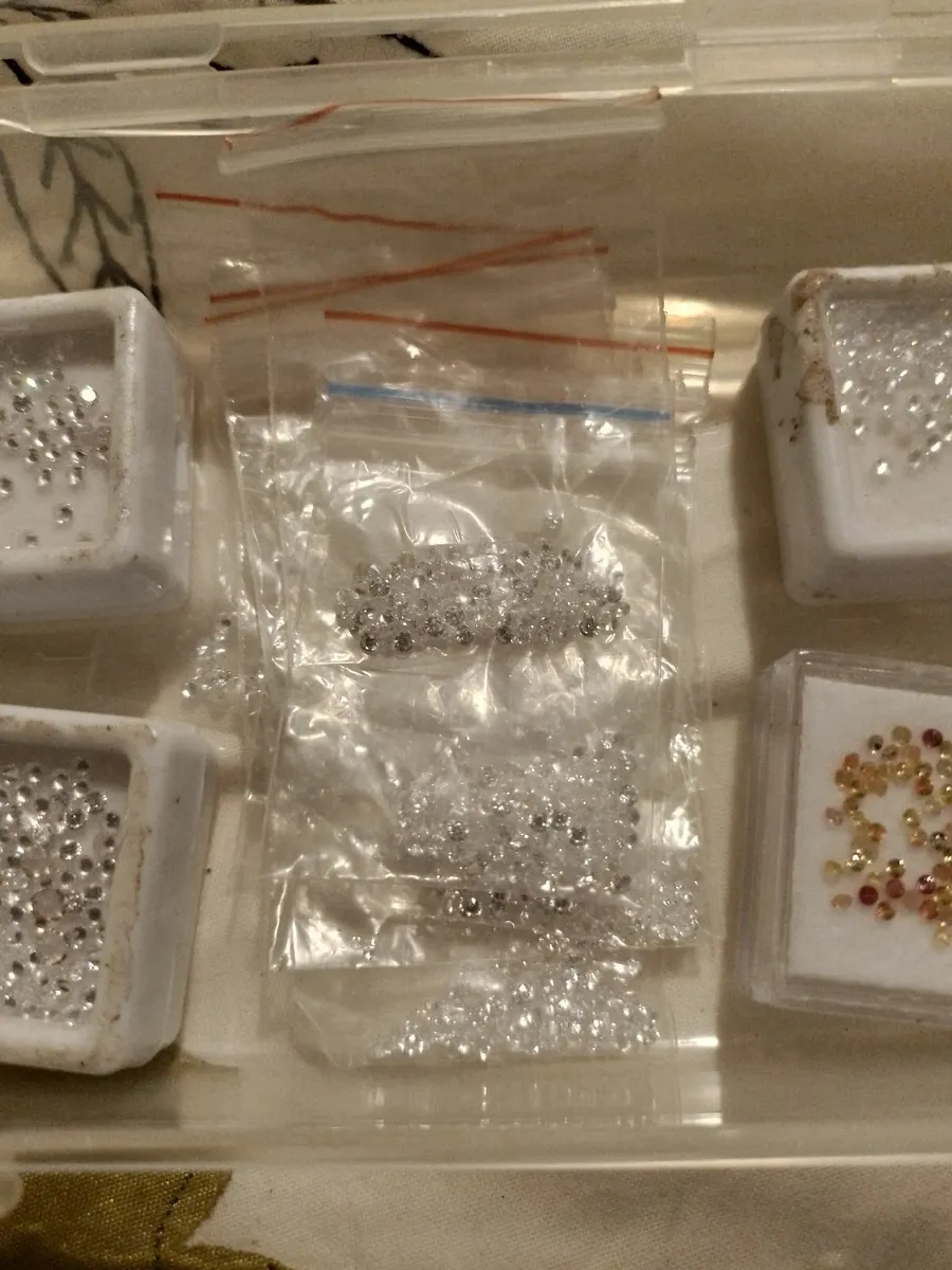 Zircon Diamonds Loose 1,300 in a LOT - Image 3