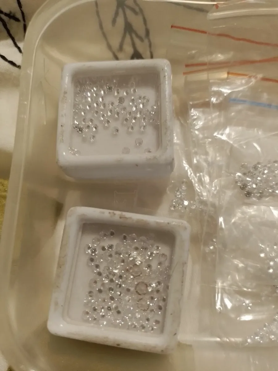 Zircon Diamonds Loose 1,300 in a LOT - Image 4
