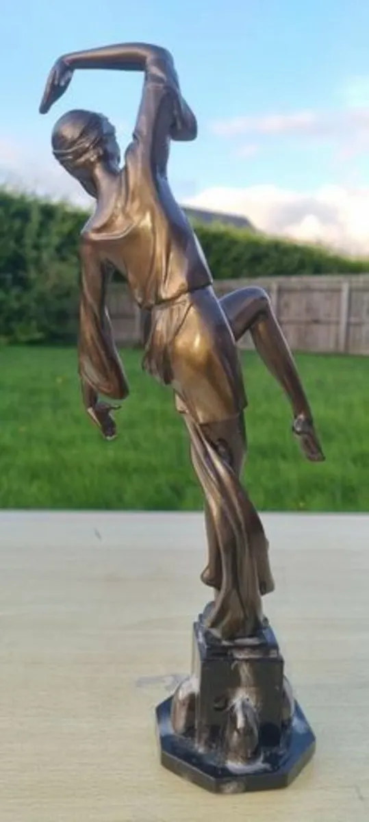 Art Deco style dancer figure - Image 4