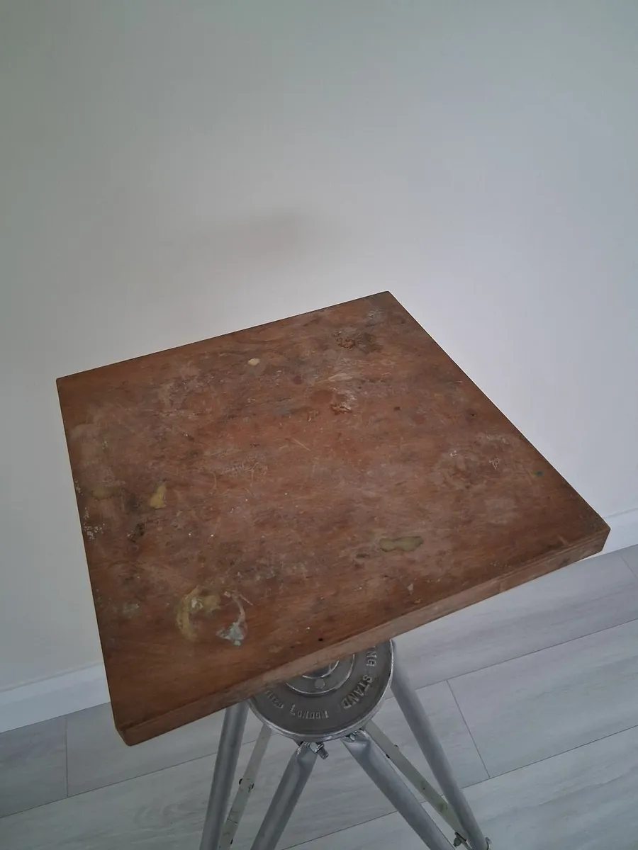 Sculpture Stand - Image 2