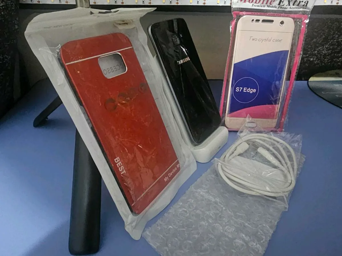 Samsung Galaxy S7 edge (32gb) Black Grade A Unlock - Image 2