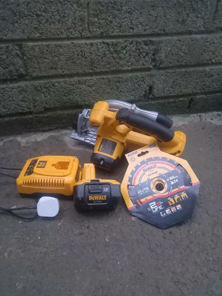 DeWalt 18v Skilaw Set - Image 2