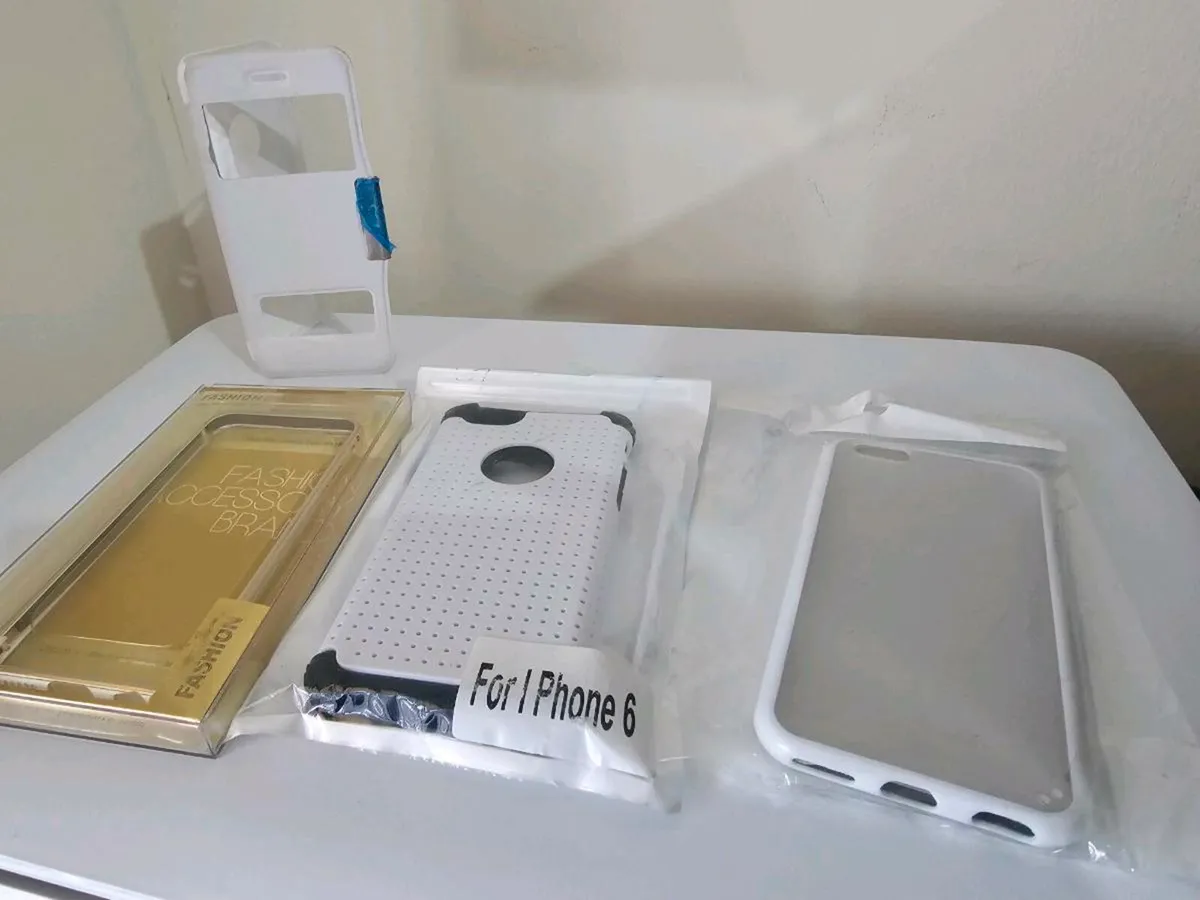 iPhone 6S 32GB Silver (Unlocked) + Comes wit - Image 3