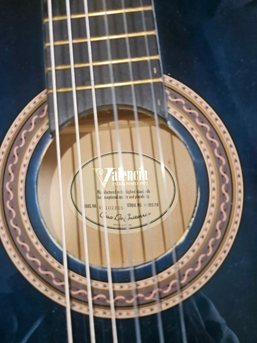 Child's guitar - Image 2