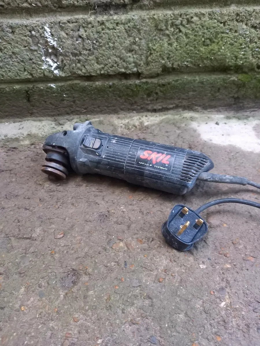 Skil Angle Grinder - Image 1