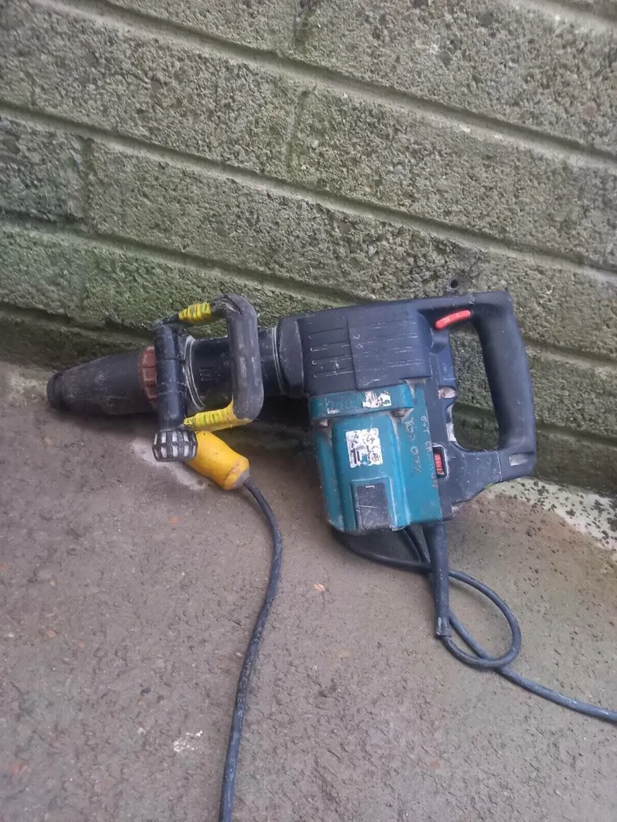Makita Demolition Hammer - Image 4
