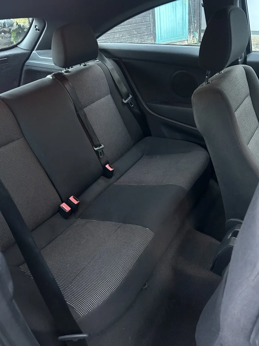 Opel Astra 2008 - Image 2