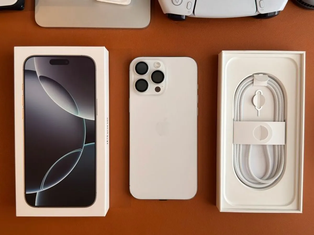 Iphone 16 Pro Max - Image 2