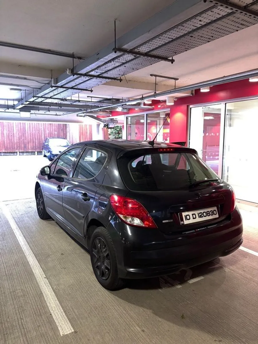 2010 Peugeot 207 oil leak - Image 1