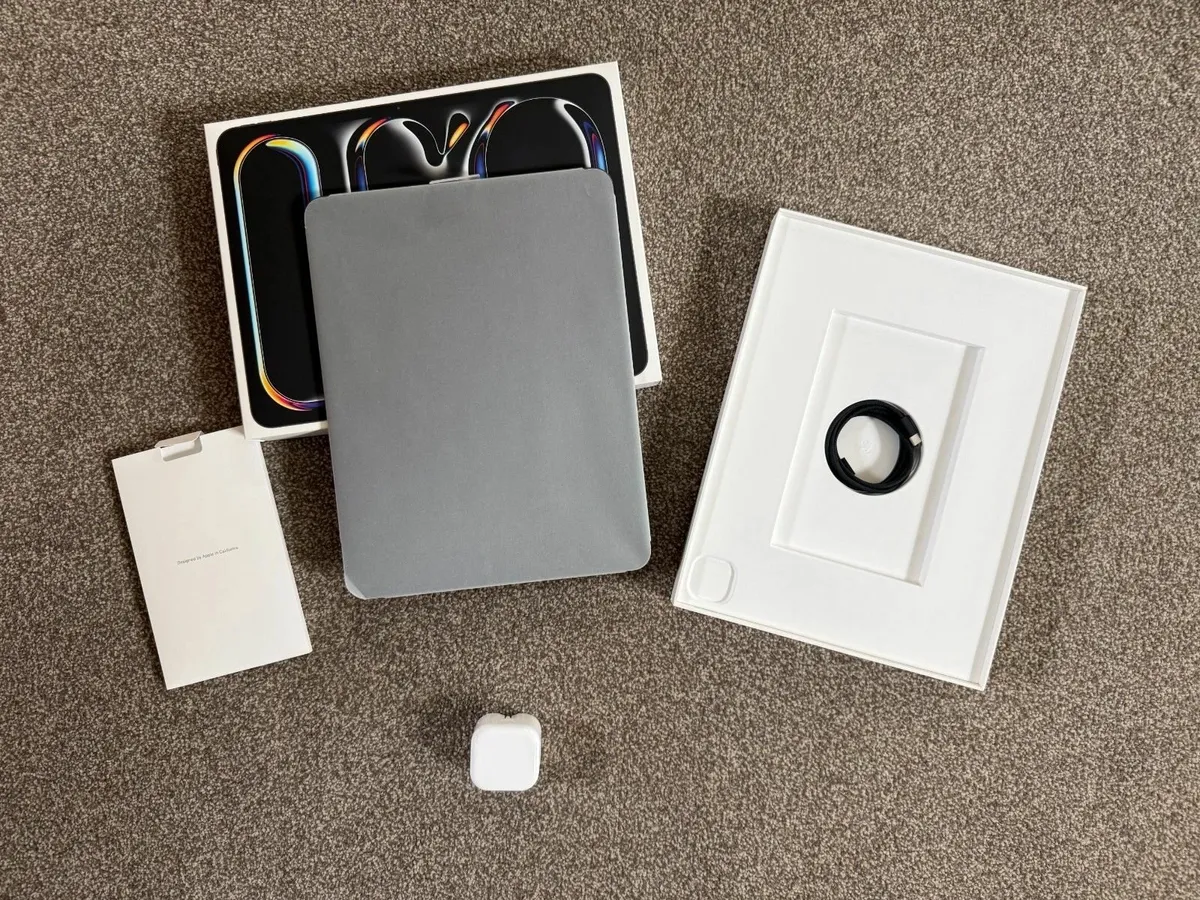 Apple iPad Pro 13 Inch 256GB WiFi Cellular 5G - Image 1