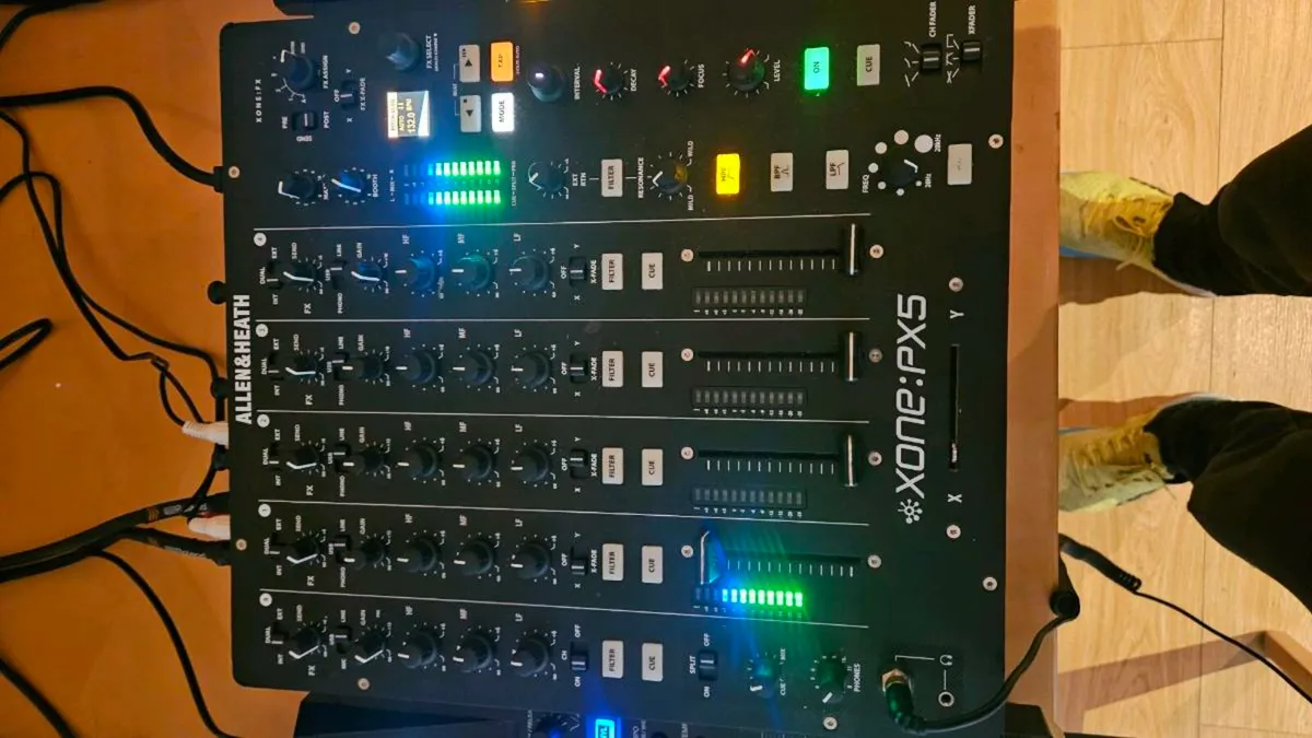 Dj equipment - Image 2