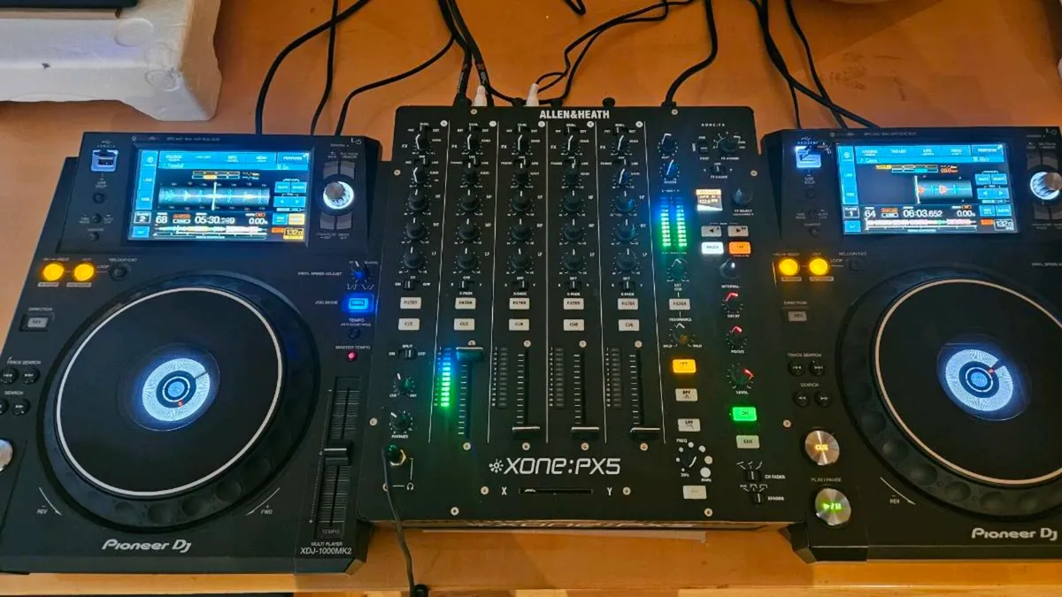Dj equipment - Image 4