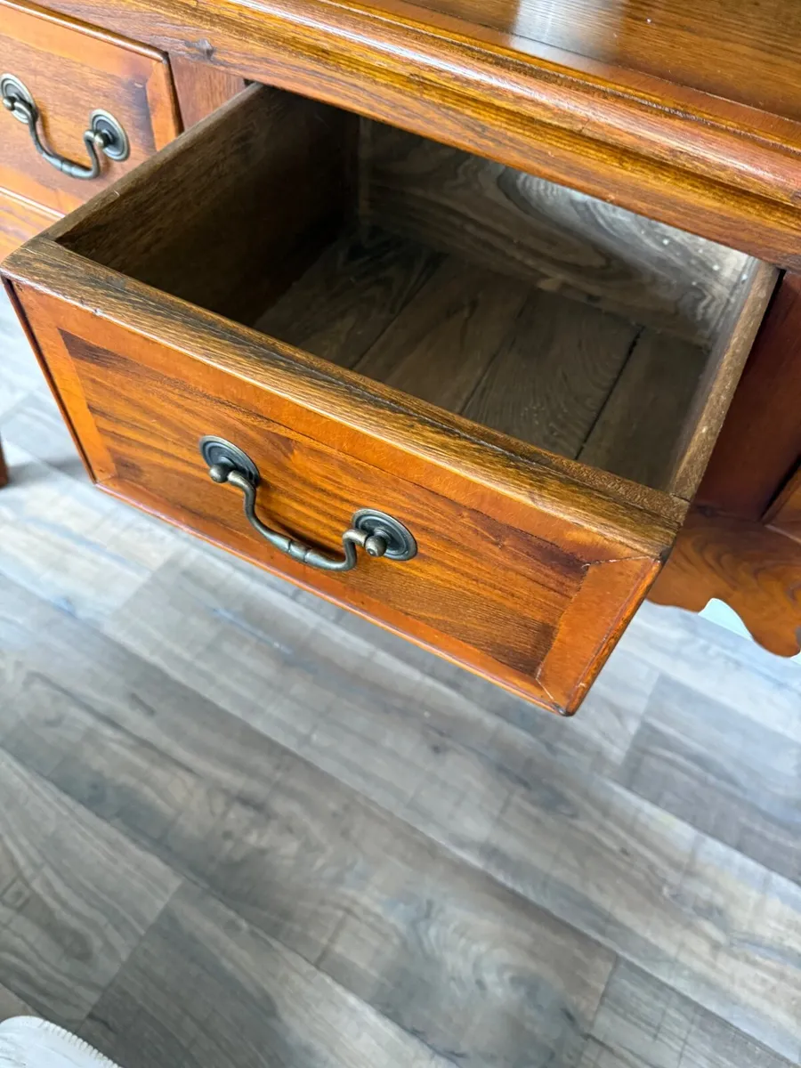 Dresser - Image 2
